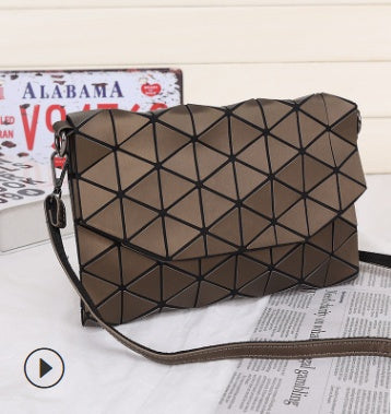 Fashionarie Club trending rhombic shoulder bag, diamond quilted diagonal crossbody purse in a stylish modern design, perfect for UAE fashion trends.