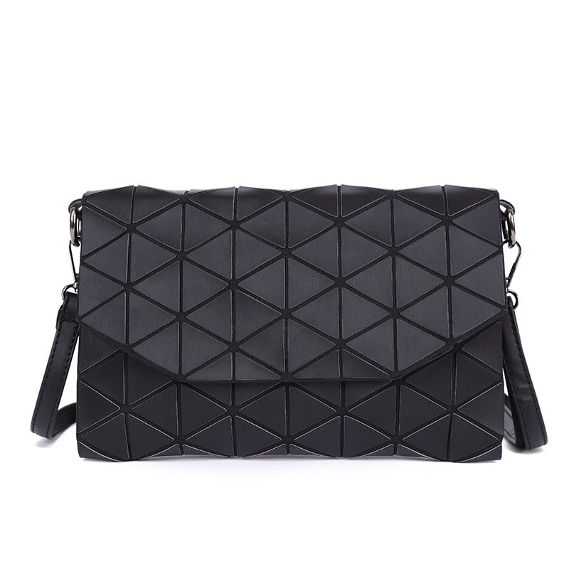 Fashionarie Club trending rhombic shoulder bag, diamond quilted diagonal crossbody purse in a stylish modern design, perfect for UAE fashion trends.