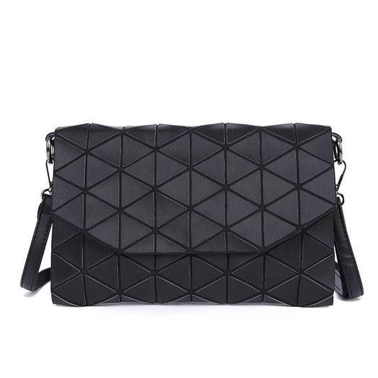 Fashionarie Club trending rhombic shoulder bag, diamond quilted diagonal crossbody purse in a stylish modern design, perfect for UAE fashion trends.