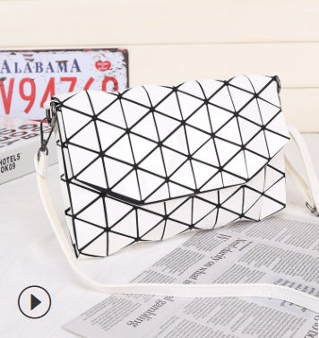 Fashionarie Club trending rhombic shoulder bag, diamond quilted diagonal crossbody purse in a stylish modern design, perfect for UAE fashion trends.