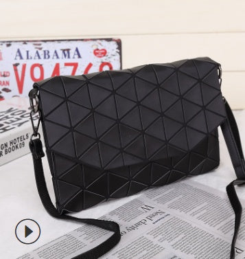 Fashionarie Club trending rhombic shoulder bag, diamond quilted diagonal crossbody purse in a stylish modern design, perfect for UAE fashion trends.